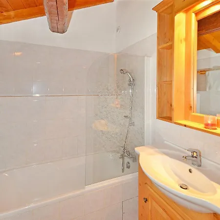 Chalet Chalet In Les Menuires Praranger With Balcony Saint-Martin-de-Belleville